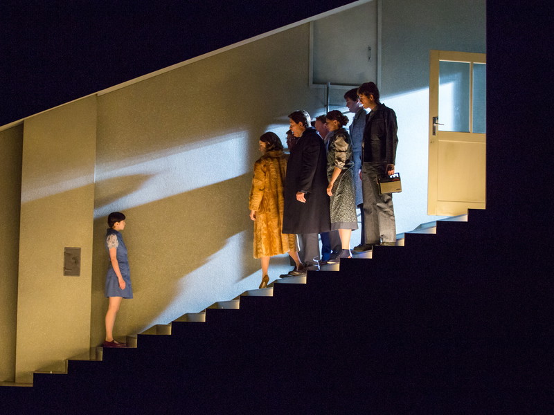 Ensemble in der Inszenierung von Mateja Koležnik am Theater in der Josefstadt.