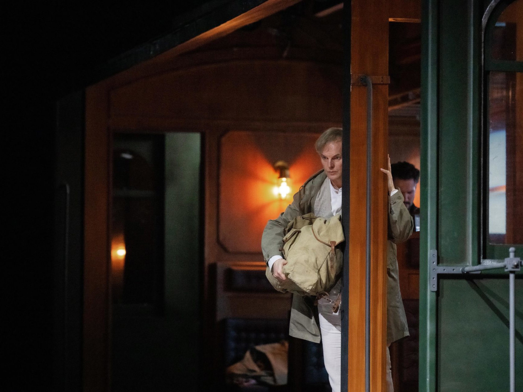 Dmitry Golovnin als Fürst Myschkin im MusikTheater an der Wien. Diese Rolle spielte er bereits bei der Uraufführung von „Der Idiot“ 2013 im Nationaltheater Mannheim. 