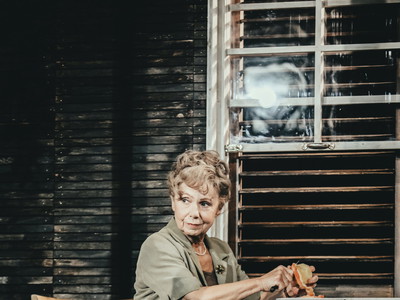 Doris Weiner als Ethel in "Das Haus am See". Damit feierte sie 2017 ihr 40-jähriges Bühnenjubiläum.