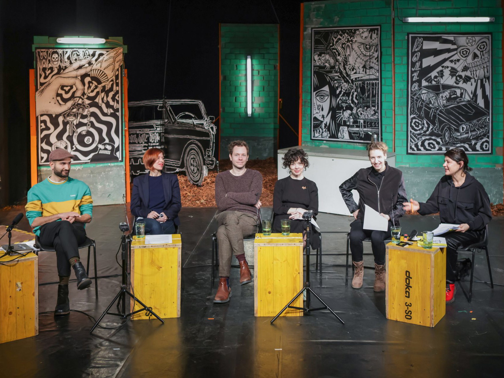 Cornelia Anhaus, Leni Plöchl, Klara Rabl, Marc Carnal, Martina Gredler und Alireza Daryanavard beim Pressegespräch im WERK X-Petersplatz.