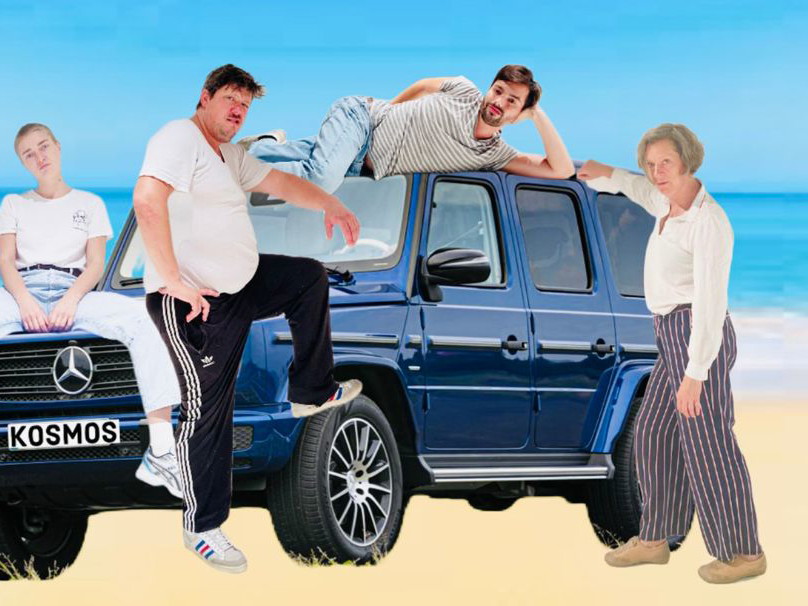 Das Ensemble der „Jeeps“-Inszenierung im Kosmos Theater: Tamara Semzov. Thomas Frank, Maximilian Thienen und Johanna Orsini.