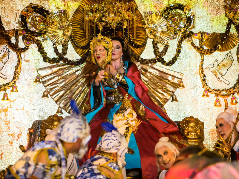 Opernsängerin Martina Serafin steht in der Oper im Steinbruch St. Margarethen mit einer ihrer Paraderollen auf der Bühne: Als Turandot.