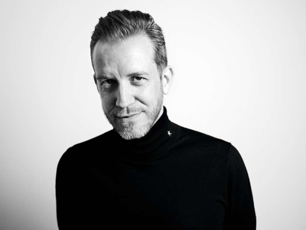 Mit der Produktion „The very End of it All and Everything“ beendet Tomas Schweigen seine Intendanz am Schauspielhaus Wien.