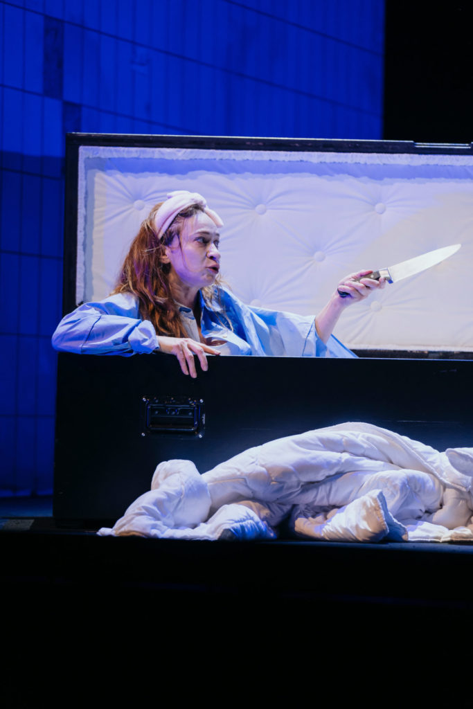 Annamária Láng als Harper Amaty Pitt in „Engel in Amerika“ im Akademietheater.