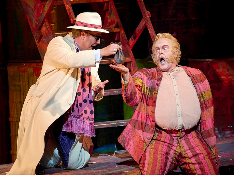 Boris Pinkhasovich und Gerald Finley in „Falstaff“ in der Wiener Staatsoper. 