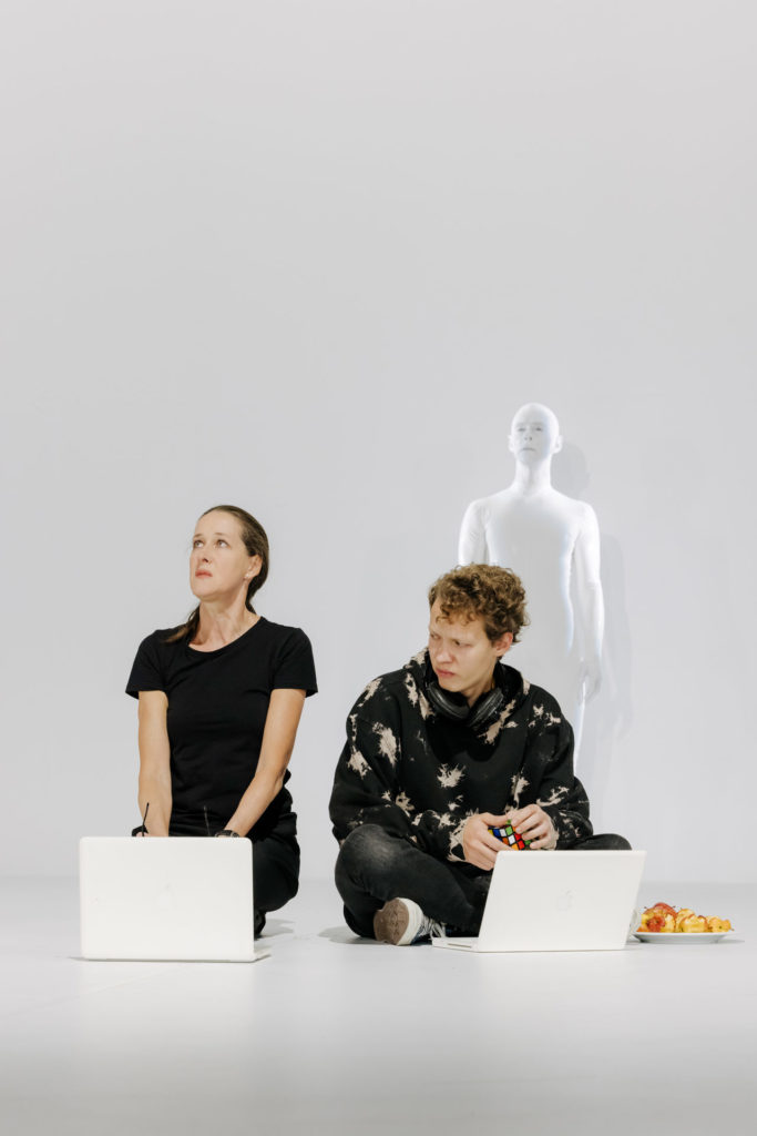 Mit Sabine Haupt in „Moskitos“. 