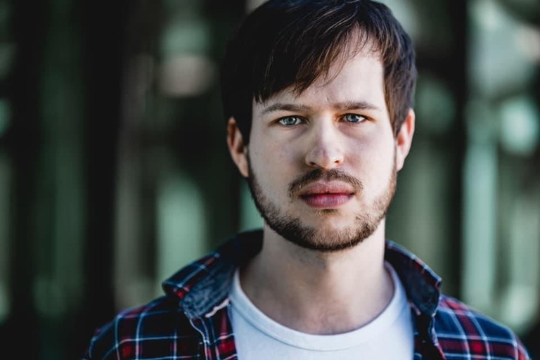 Stefan Reis ist Nachwuchsschauspieler.  An den freien Theatern schätzt er vor allem auch die Möglichkeit, sich in unterschiedlichen Sparten auszuprobieren.
