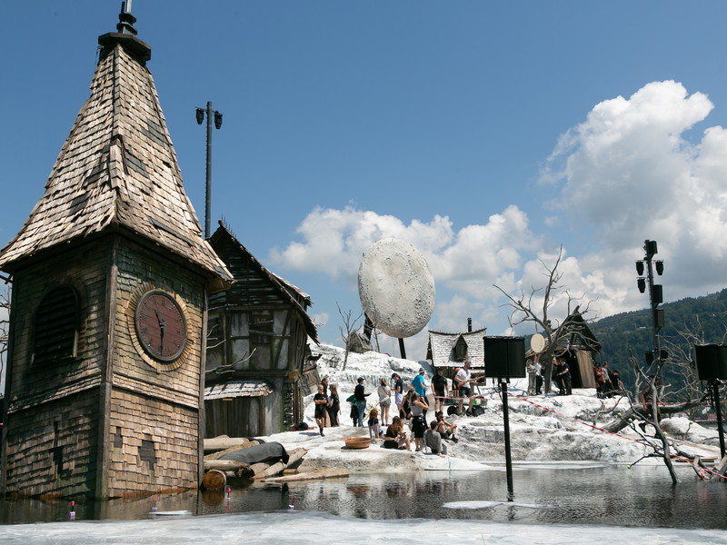 Probenbeginn im beeindruckenden Bühnenbild der Bregenzer Festspiele.
