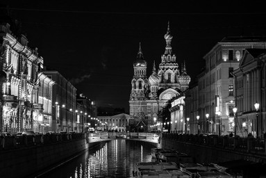 Fünf russische Theaterstücke, die zu selten gespielt werden