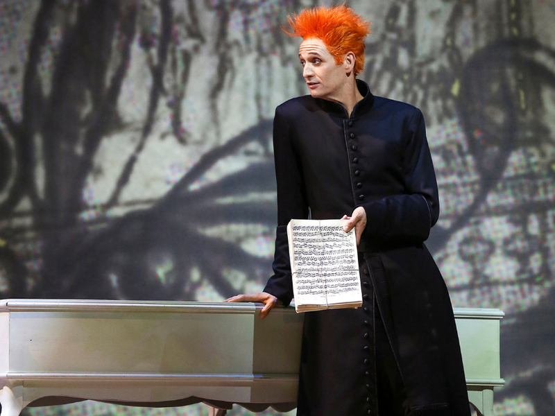 Drew Sarich in seiner Rolle als Komponist und Priester Antonio Vivaldi. 