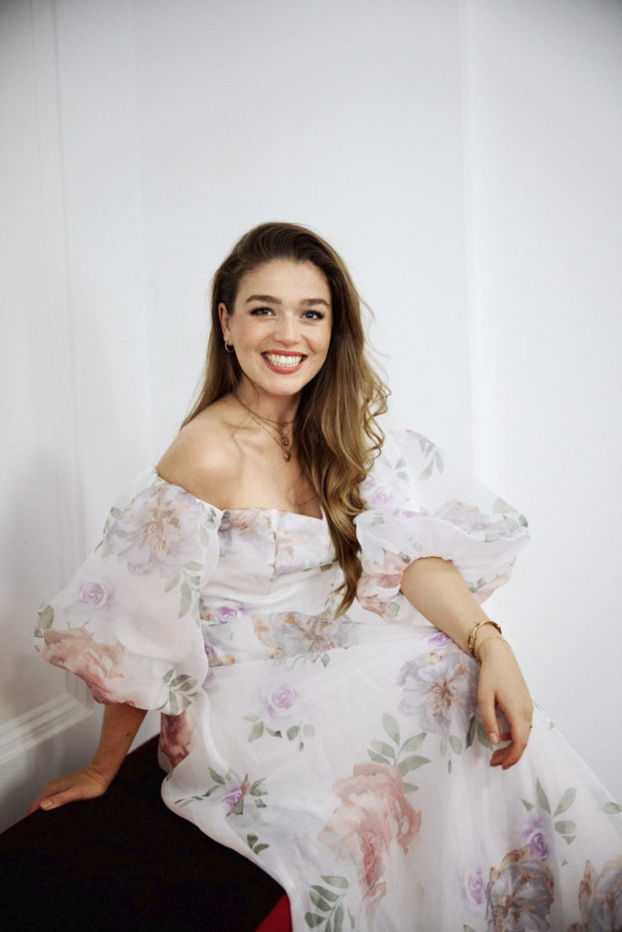 Nienke Latten spielt Maria Magdalena. Die Niederländerin gab ihr Debüt als Maria in „West Side Story“ und war in Stuttgart und Hamburg Prinzessin Jasmin in Disneys „Aladdin“. Seit September spielt sie „Ich“ in „Rebecca“ am Raimund Theater.