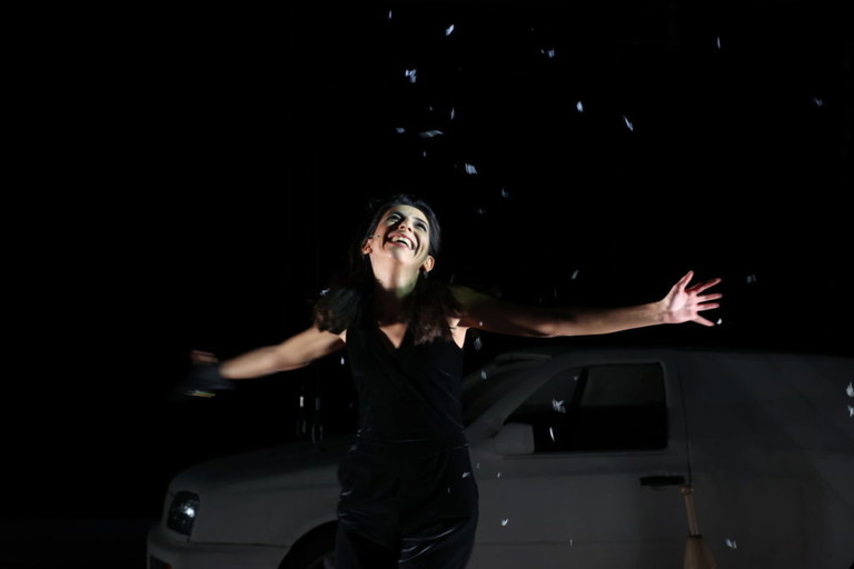 Hasti Molavian zeigte ihre Interpretation der Bizet-Oper „Carmen" im Volkstheater.