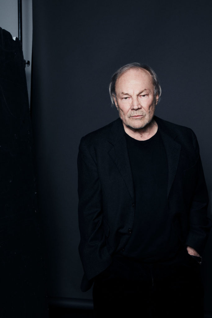 Klaus Maria Brandauer wird in Martin Kušejs Inszenierung von Sartres „Geschlossene Gesellschaft" zu sehen sein.