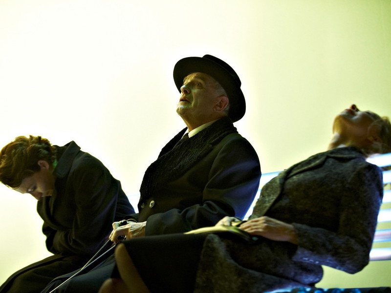 "Heldenplatz" von Thomas Bernhard am Theater in der Josefstadt u.a. mit Michael Degen 