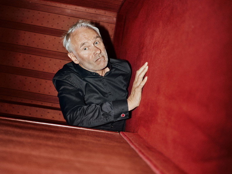 Wo ist oben? Wo ist unten? Die Idee, ein Foto zu schaffen, bei dem die veränderte ­Perspektive eine neue Sicht auf die Dinge schafft, kam von Herbert Fritsch. 