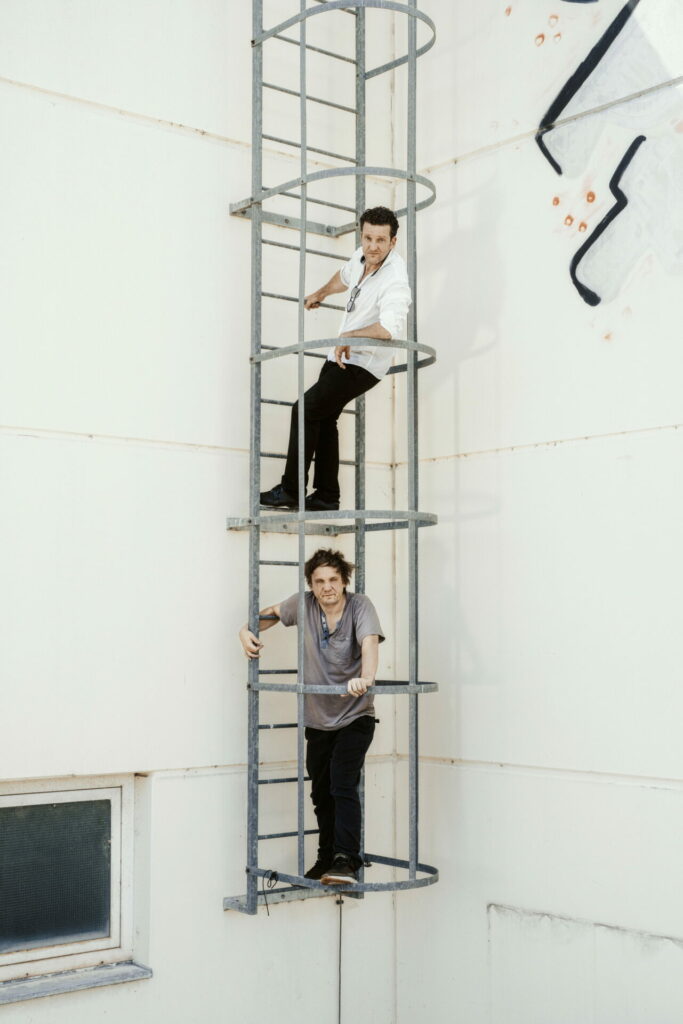 Der Schauspieler Raphael von Bargen und der Regisseur David Bösch beim BÜHNE-Fotoshooting.