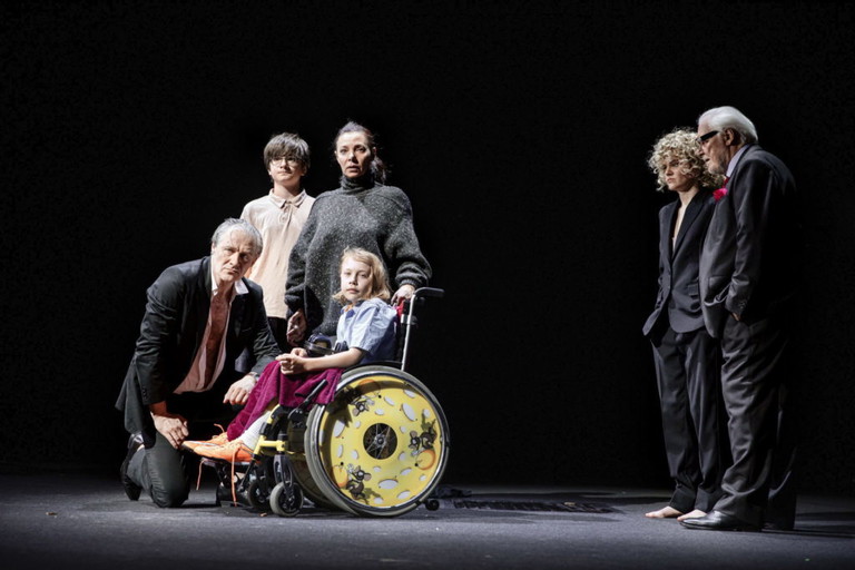 „Medea“. Scheitern einer Liebe: Joseph Lorenz –
in der Rolle des Jason – mit Sandra Cervik 