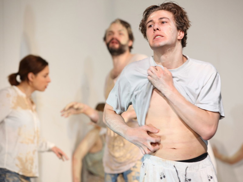 Julian Valerio Rehrl spielt am Theater in der Josefstadt - zum Beispiel in „Die Stadt der Blinden": Premiere ist am 16. September.