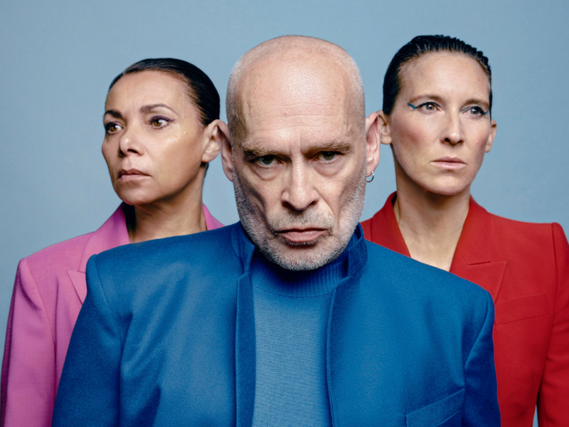 Sandra Cervik ist Dene. Schauspielerin, ältere Schwester, Ludwigs „Sekretärin“. Johannes Krisch ist Ludwig Philosoph und Psychiatriepatient, Zweitgeborener und Maria Köstlinger ist Ritter Schauspielerin, jüngste Schwester, von Rom Träumende.