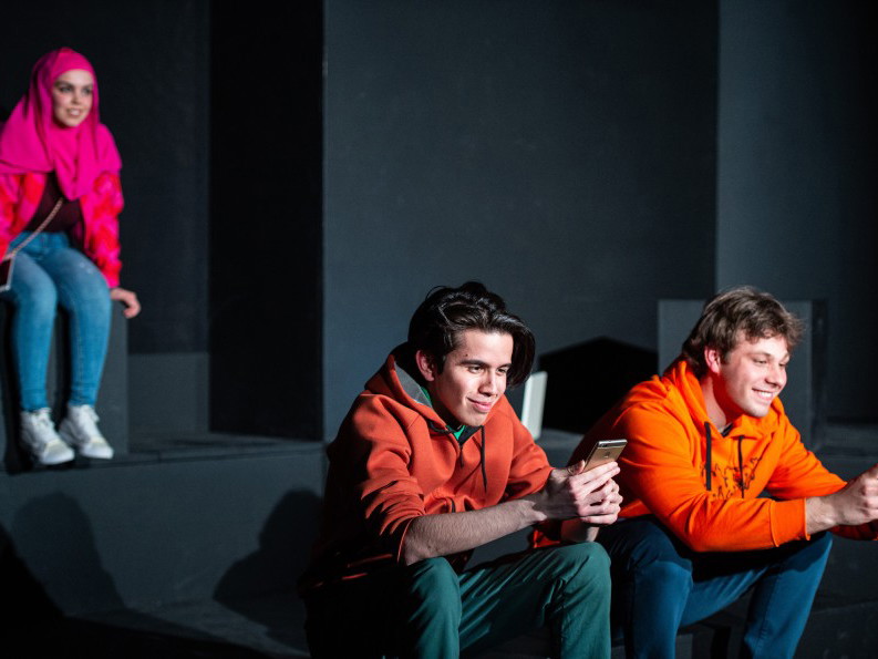 Auch das Stück „Dschabber" wird in der kommenden Spielzeit des Burgtheaterstudios wieder auf die Bühne des Vestibüls gebracht.