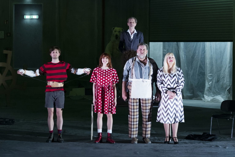 Nick Romeo Reimann, Anna Rieser, Uwe Rohbeck, Andreas Beck und Anke Zillich im „Theatermacher“.