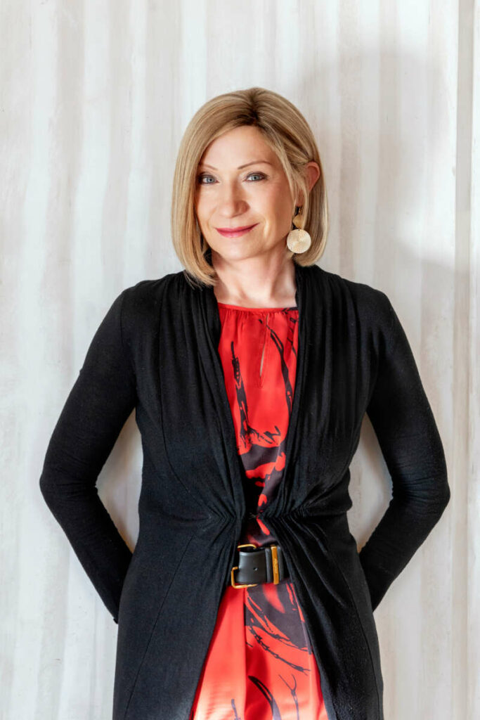 Susanne Athanasiadis. Bei der Leiterin der Abteilung Marketing und Presse der Wiener Staatsoper laufen – in enger Abstimmung mit Direktor Bogdan Roščić – alle Fäden zusammen. 