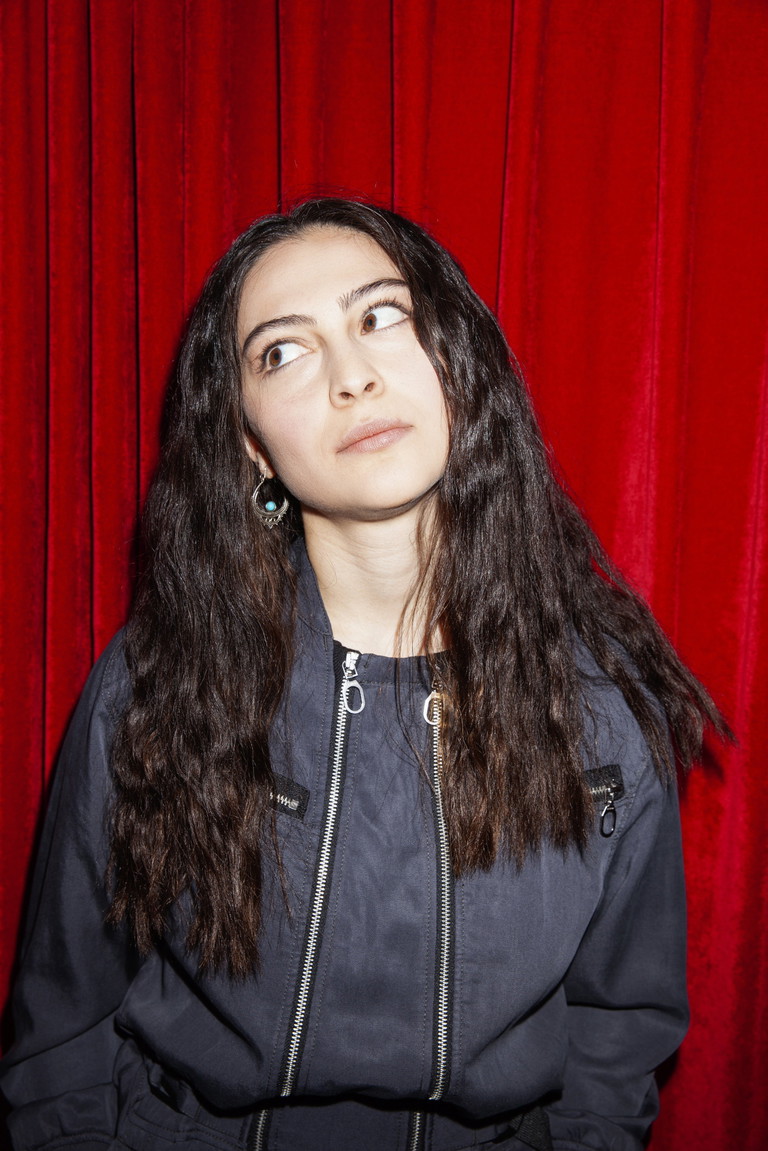 „Man kann hier ganz unterschiedliche Arten von Theater ausprobieren und auch mal frech sein“, so Irem Gökçen im BÜHNE-Interview.