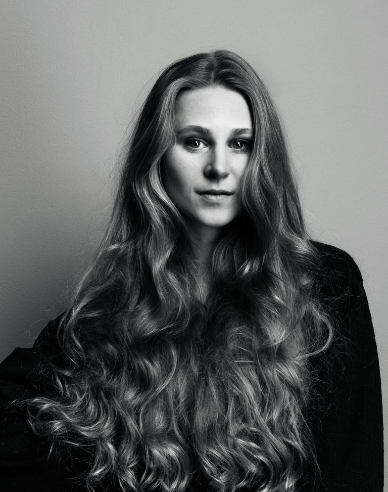 Amelie Polak. Geboren in Wiener Neustadt, spielt die studierte Zahnärztin und Musicaldarstellerin Marie Christine, das fünfte Kind von Maria Theresia.