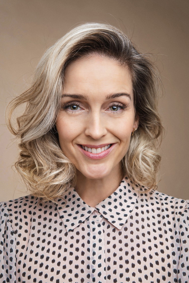 Annemieke van Dam. Sie spielte in Wien bereits die Titelrollen in „Elisabeth“ und „Mary Poppins“ sowie Mrs. Danvers in „Rebecca“. Nun verkörpert sie Madame Fuchs – Erzieherin von Maria Theresia.