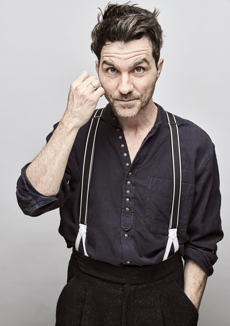 Seán McDonagh wurde in Hamburg geboren und spielte zuletzt in Köln. Steht auch für Film- und TV-Produktionen vor der Kamera.