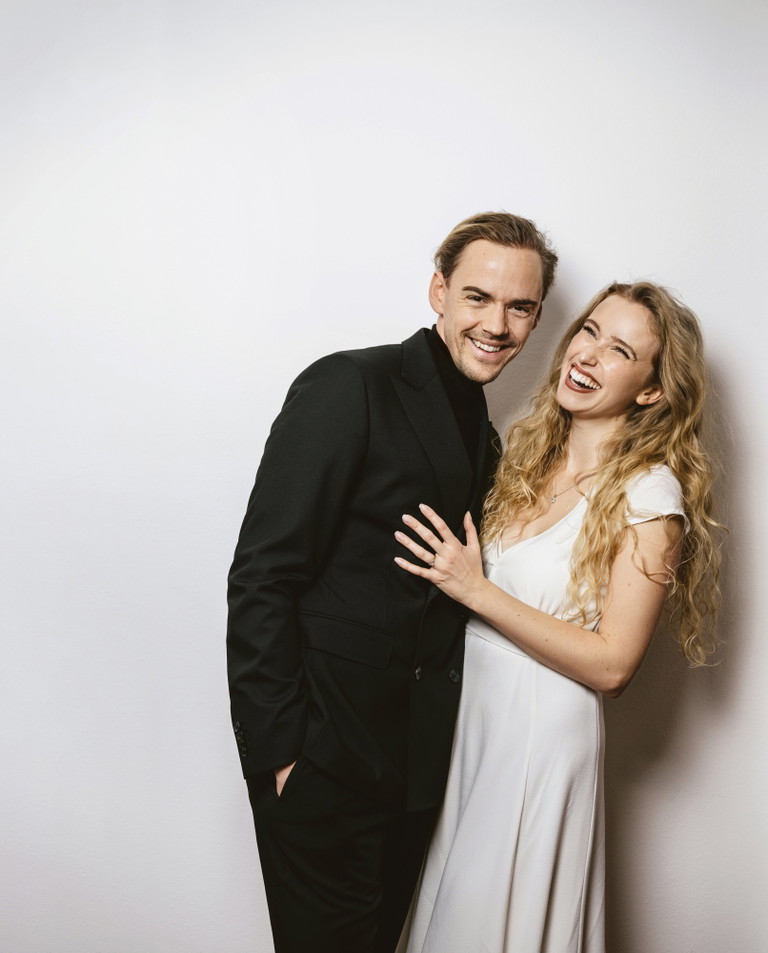 Anton Zetterholm. Der gebürtige Schwede zählt seit seiner „Tarzan“-Hauptrolle zu den Großen des Genres. In „Phantom der Oper“ spielte er bereits Raoul und gab am 15. März 2024 in Wien sein diesbezügliches Titeldebüt. Lisanne Clémence Veeneman. Schon ab ihrem 6. Lebensjahr nahm die Niederländerin Gesangs-, Schauspiel-, Tanz- sowie Klavierunterricht und studierte später u. a. in New York. Christine Daaé ist ihre erste Hauptrolle.