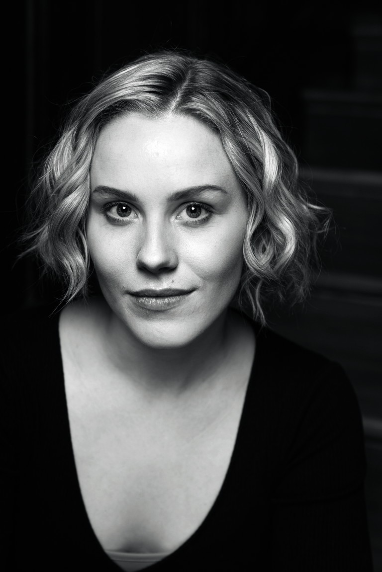 Emily Mrosek. Im Musical „Briefe von Ruth“, das sich mit dem Schicksal der aus Wien stammenden Ruth Maier im Zweiten Weltkrieg und ihrer Liebe zu Gunvor Hofmo beschäftigt, ist die Newcomerin in der Titelpartie zu erleben.