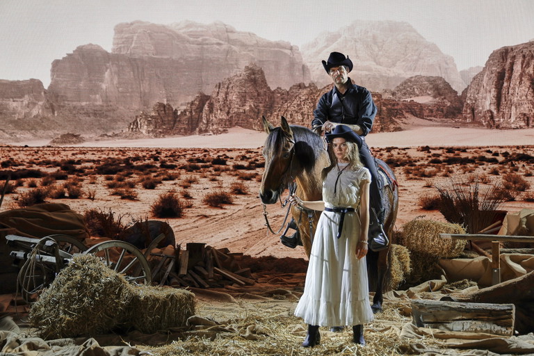 Lavinia Nowak &amp; Frank Genser