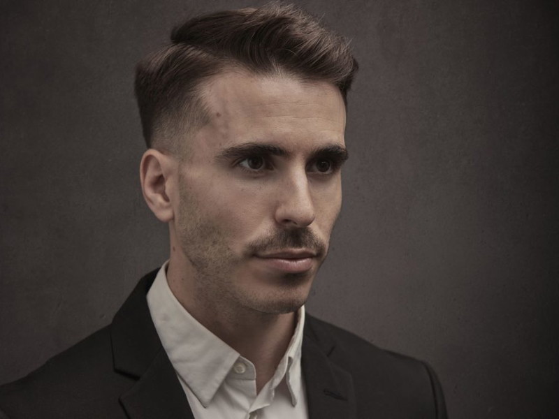 Der israelische Countertenor Maayan Licht schloss sein Gesangsstudium der Alten Musik am Konservatorium von Amsterdam bei Xenia Meijer ab und erhielt 2021 sein Diplom mit Auszeichnung. Außerdem erschließt er mit seinem Projekt Technopera ganz neue Zielgruppen.
