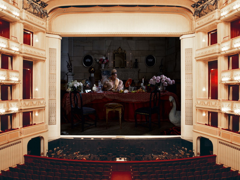 Künstlerin Carrie Mae Weems gestaltete den 23. "Eisernen Vorhang" der Wiener Staatsoper. Zu sehen ist darauf US-Sängerin Mary J. Blige.