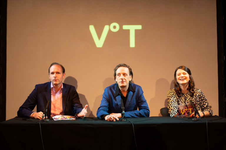 Cay Urbanek, Kay Voges und Lisa Kerlin bei der Pressekonferenz zur Spielzeit 2023/24. 