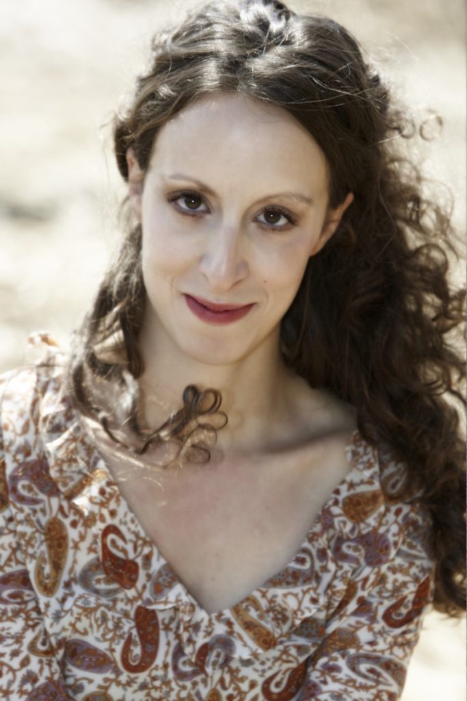 Sopranistin Johanna Arrouas ist fixes Ensemblemitglied an der Volksoper Wien und ist im Sommer in „Des Teufels General“ in Reichenau zu sehen.