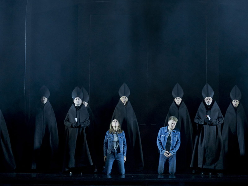 Spektakuläre Bilder, virtuoser Gesang und eine Musik, die einen in ihren Bann zieht: Anett Fritsch ist in „Rappresentatione di Anima et di Corpo" im Theater an der Wien zu erleben - das Werk von 1600 gilt als erste Oper.