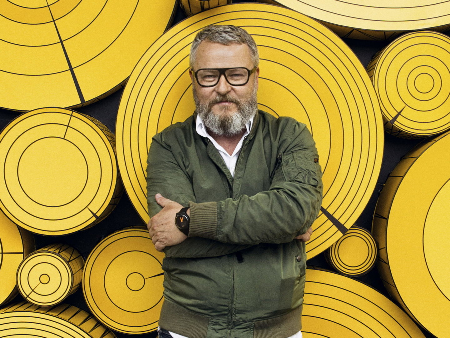 Künstlerisch breit aufgestellt. Tobias Rehberger bewegt sich mit seinem Schaffen zwischen Installation, Bildhauerei und Malerei. Außerdem unterrichtet er an der renommierten Städelschule.