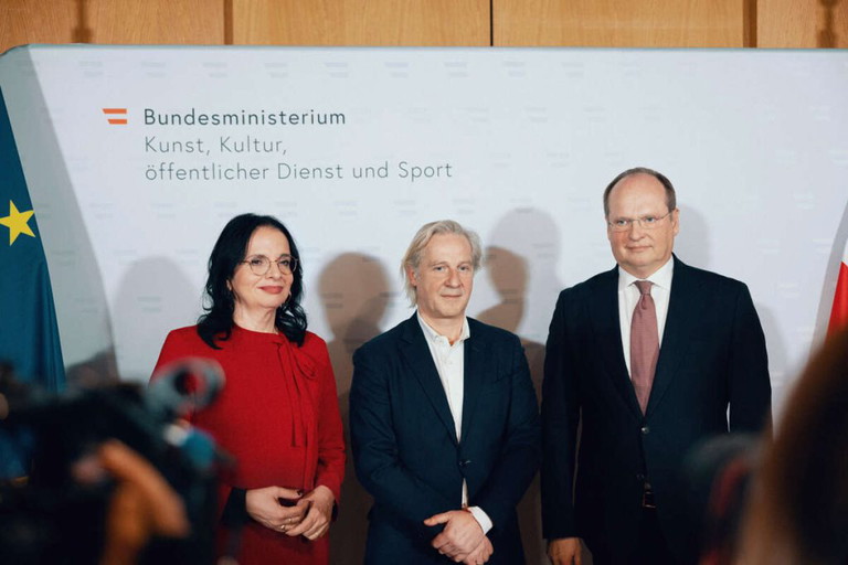 Die Verkündung. Andrea Mayer, Staatssekretärin für Kunst und Kultur, Stefan Bachmann und Christian Kircher, Chef der Bundestheater Holding, bei der Pressekonferenz am 21. Dezember.