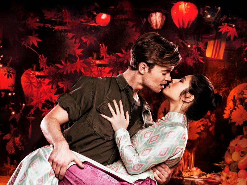 Vanessa Heinz und Oedo Kuipers werden ab Jänner 2021 die Rollen von „Kim“ und „Chris“ in Cameron Mackintoshs international gefeiertem Musical übernehmen.