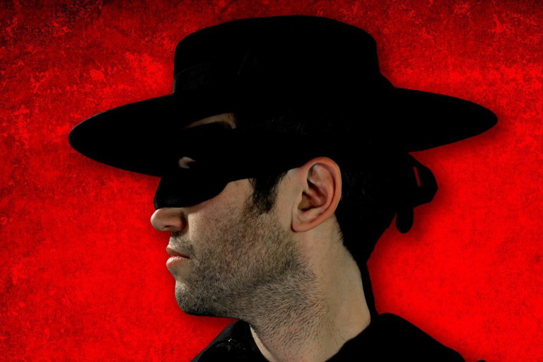 Zorro kommt auf die Felsenbühne Staatz.