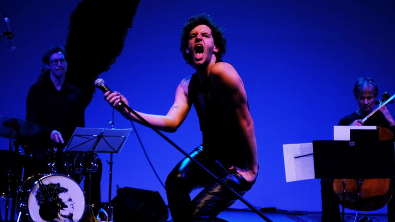 Benjamin Vanyek beim Liederabend „Brel" im WERK X-Petersplatz.