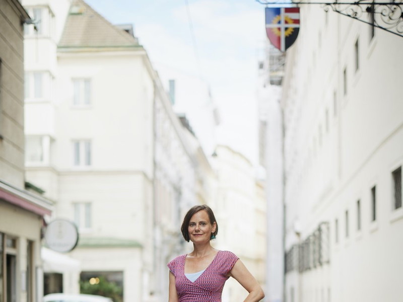 Nina Blum erfand den Märchensommer im Schloss Poysbrunn in Niederösterreich und ist Intendantin der Sommernachtskomödie Rosenburg. 