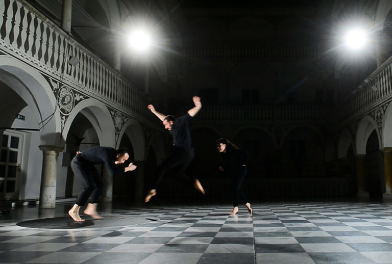Das Tanztheater "Lost in Translation" widmet sich dem Thema Kommunikation.