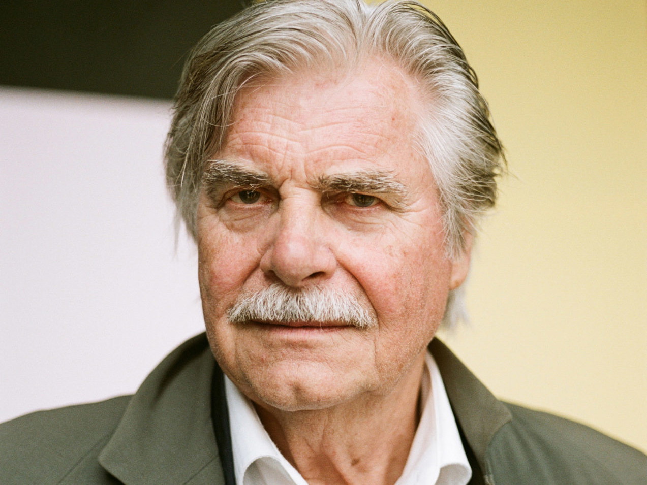 Gleich zu Beginn der neuen Spielzeit ist der vielfach ausgezeichnete Schauspieler Peter Simonischek in zwei Rollen zu sehen, die man nicht so schnell wieder vergisst.