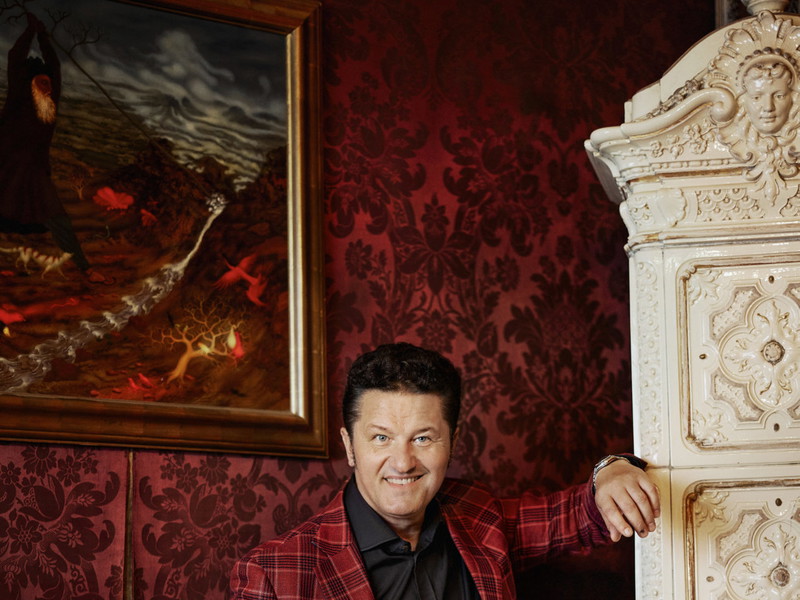 Piotr Beczała beim Shooting für die BÜHNE in der Wiener Staatsoper: Dort wird er hoffentlich bald in Bizets Carmen zu hören sein.