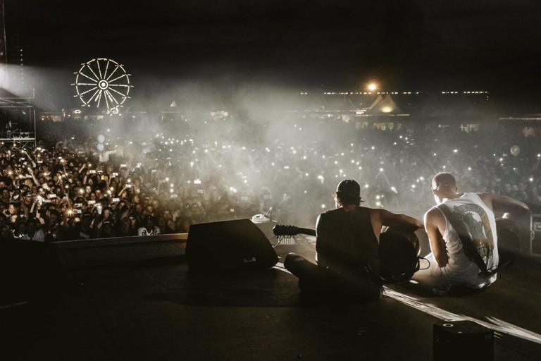 Paul Pizzera und Otto Jaus beim Donauinselfest 2019. Damals spielten sie vor über 100.000 begeisterten Fans. 
Ihre Mischung aus Kabarett und Pop machte sie zu den erfolgreichsten Künstlern in diesem Genre.