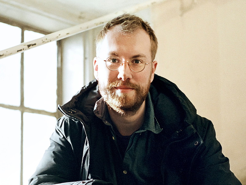 Regisseur und Leiter des Volkstheaters in den Bezirken Calle Fuhr in der Factory. 