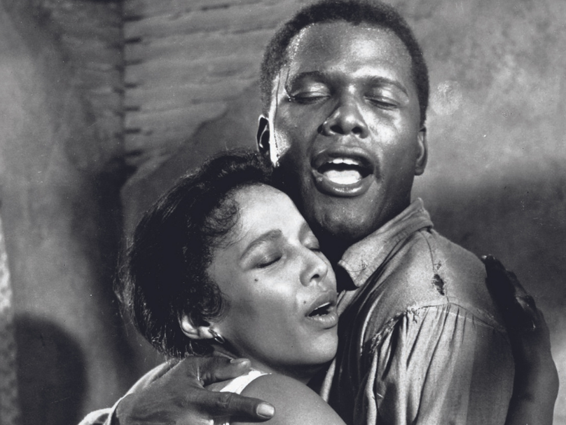 Hollywood-Stoff
Otto Preminger war Regisseur der ersten Verfilmung 1959 mit Dorothy Dandridge und Sidney Poitier. Gesungen haben Adele Addison und Robert McFerrin.
